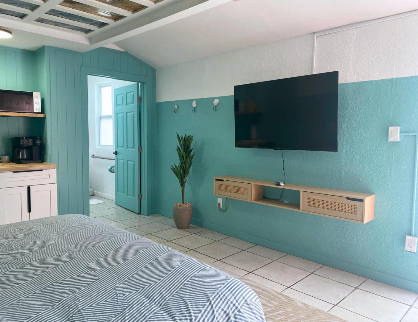 Oasis Palms Resort Сант Пит Бич Экстерьер фото