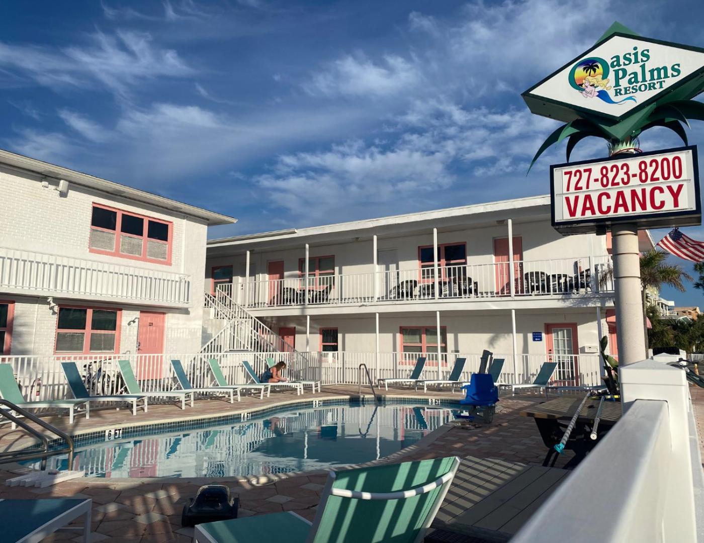 Oasis Palms Resort Сант Пит Бич Экстерьер фото