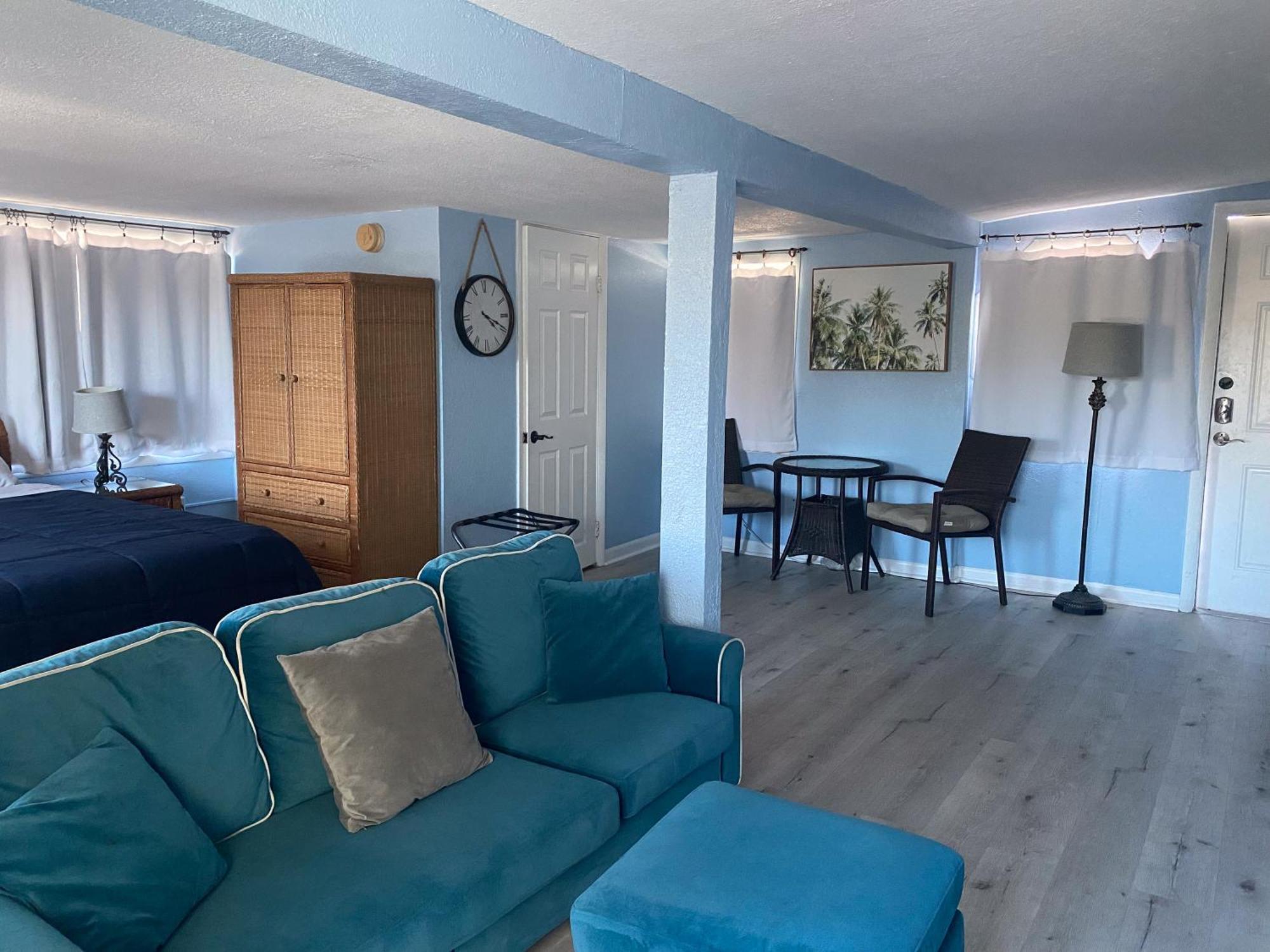 Oasis Palms Resort Сант Пит Бич Экстерьер фото